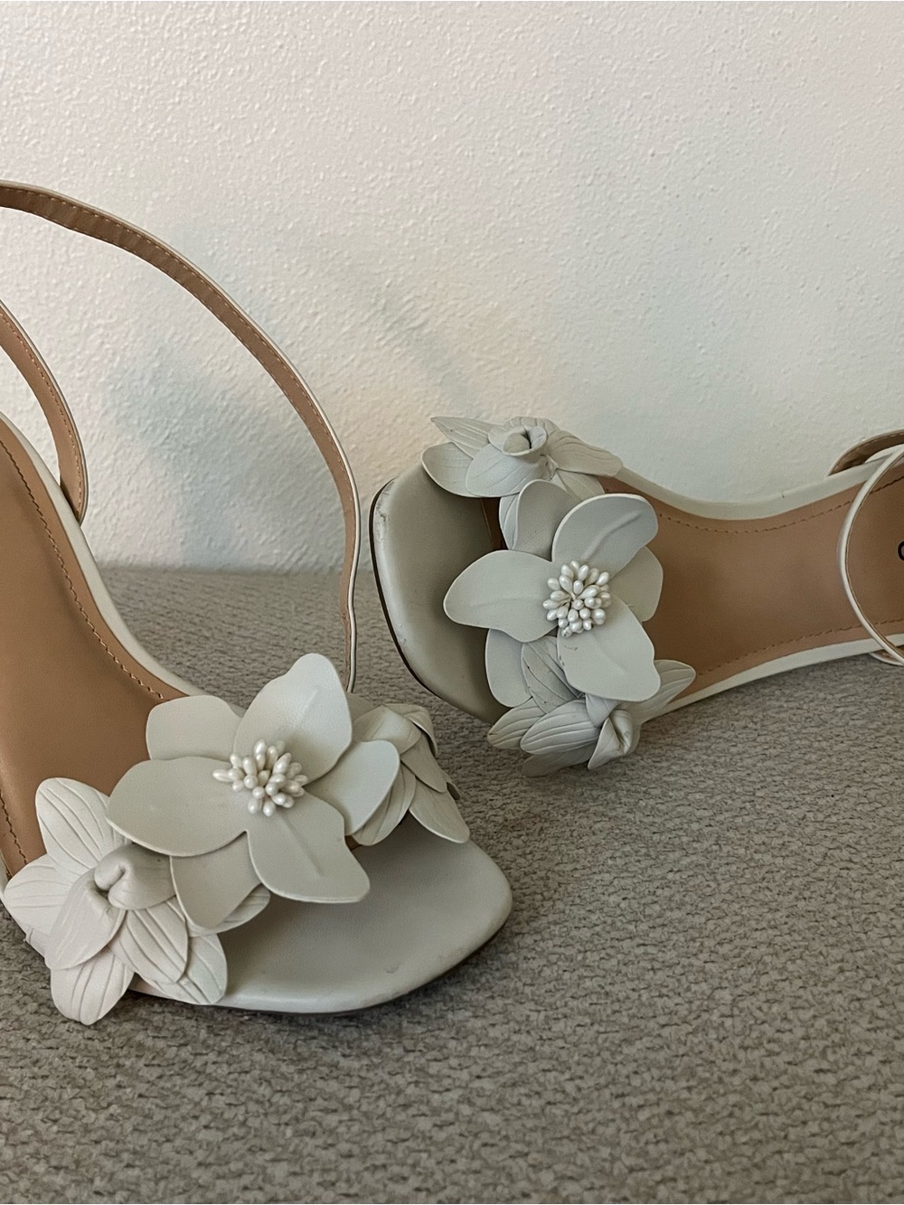 Torrid Women’s Floral Applique Open-Toe Sandal heels in white